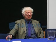 Seamus Heaney.jpg